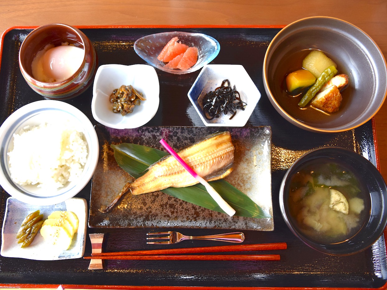 朝食の和定食